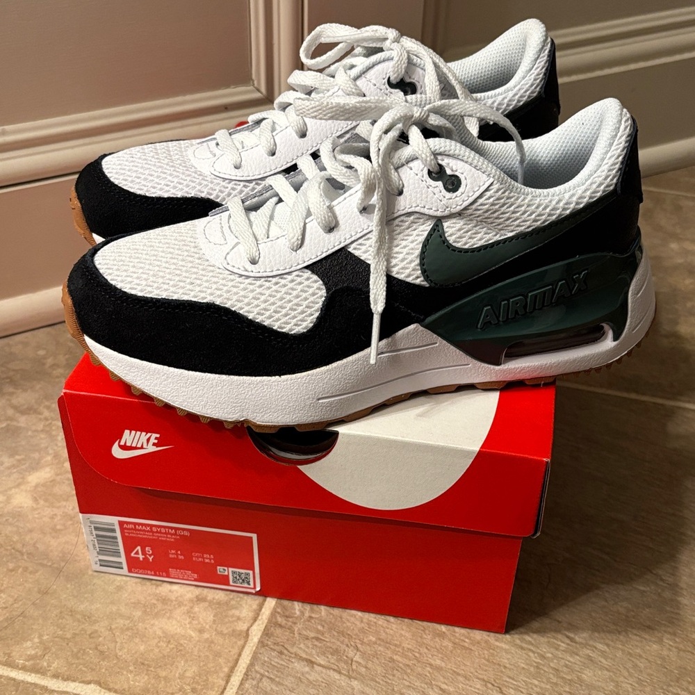 Nike Kids Sneakers - Black, White, and Green
